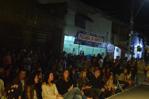 IPEU realiza projeto através da música de Noel Rosa e os alunos dão show de apresentação.