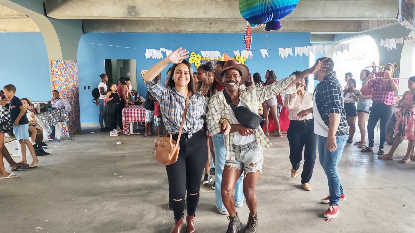 Festa julina do Ciep Municipal Carmem Carneiro em Campos dos Goytacazes: alunos dão show de danças com coreografia de louvor